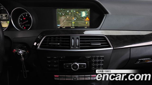 Mercedes-Benz C-Class 2012 — photo 14