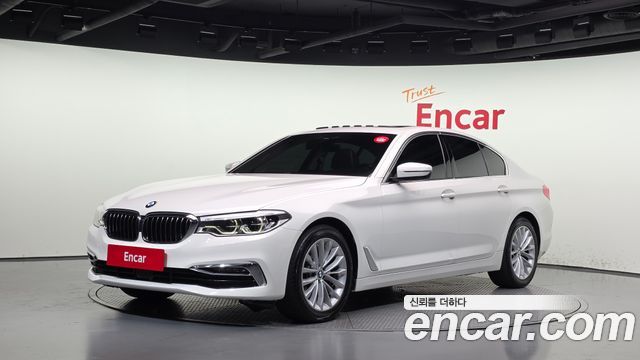 BMW 5-Series 2020 — photo 1