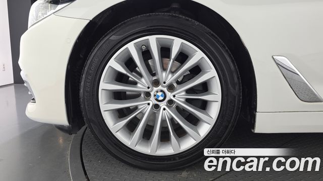 BMW 5-Series 2020 — photo 5