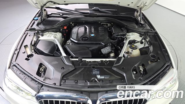 BMW 5-Series 2020 — photo 6