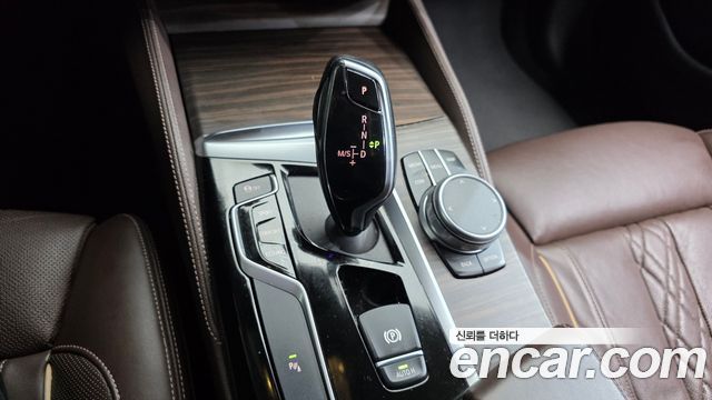 BMW 5-Series 2020 — photo 9