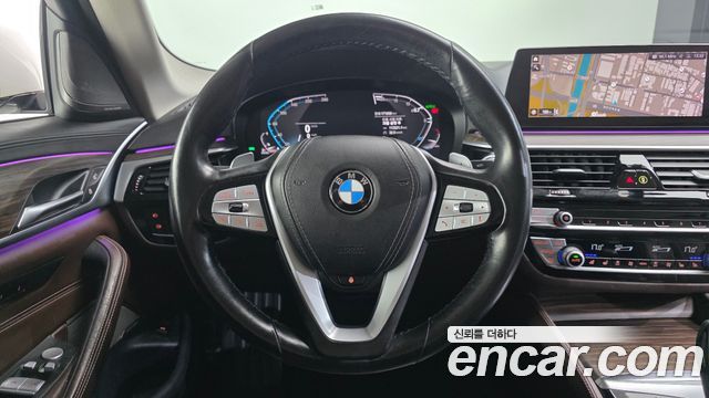 BMW 5-Series 2020 — photo 13
