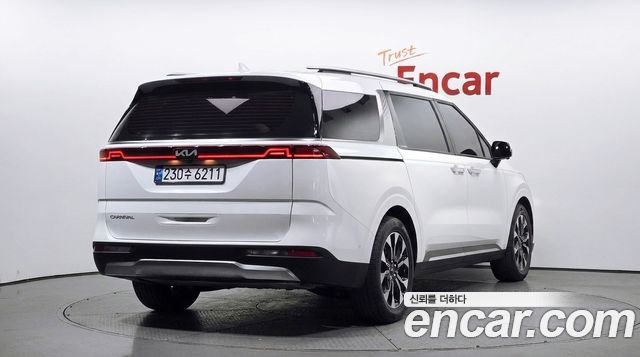 Kia Canival 2022 — photo 2