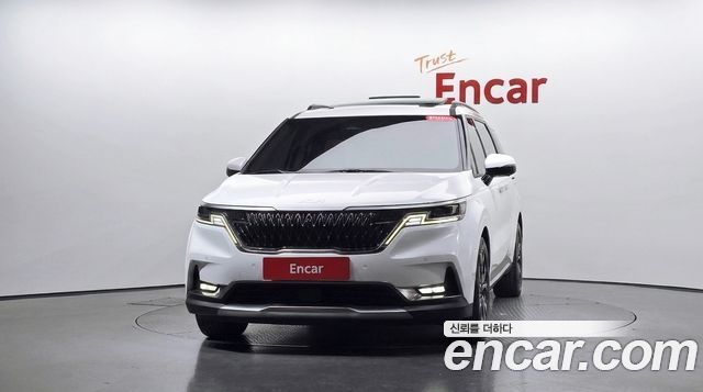 Kia Canival 2022 — photo 3