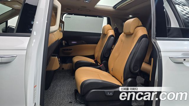 Kia Canival 2022 — photo 18
