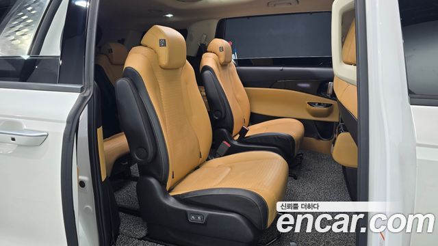 Kia Canival 2022 — photo 16