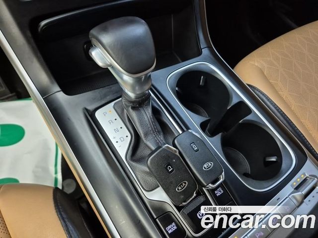 Kia Canival 2021 — photo 8