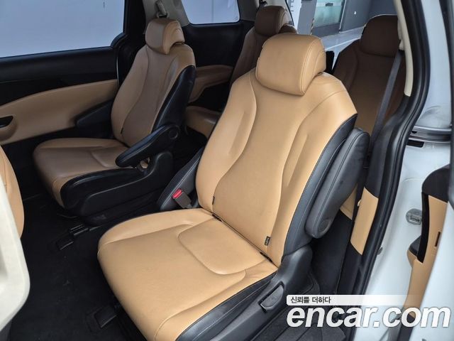 Kia Canival 2021 — photo 12