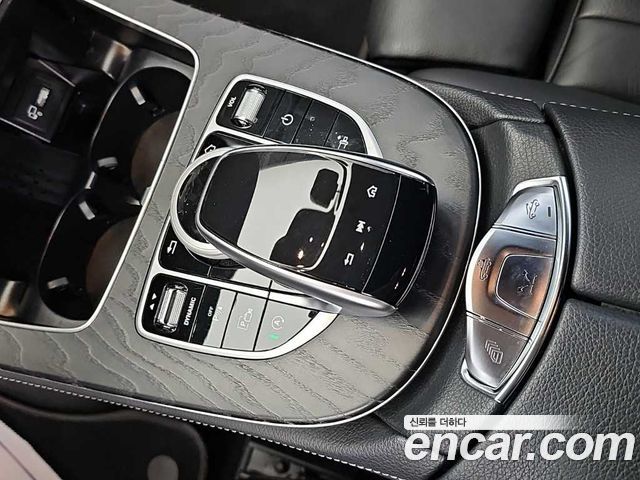 Mercedes-Benz E-Class 2020 — photo 16
