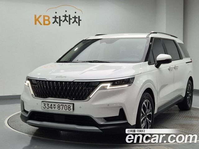 Kia Canival 2023 — photo 1
