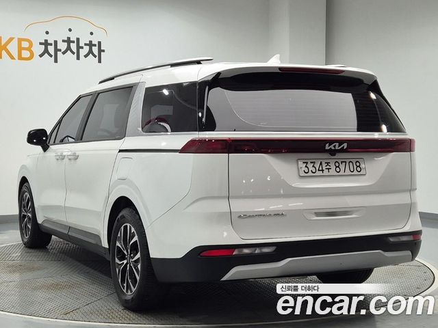 Kia Canival 2023 — photo 2