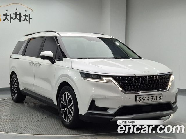 Kia Canival 2023 — photo 4