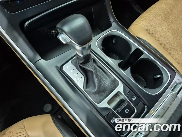 Kia Canival 2023 — photo 8