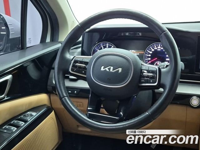 Kia Canival 2023 — photo 9