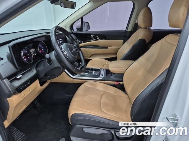 Kia Canival 2023 — photo 11