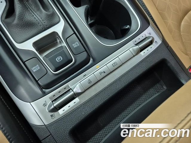 Kia Canival 2023 — photo 16