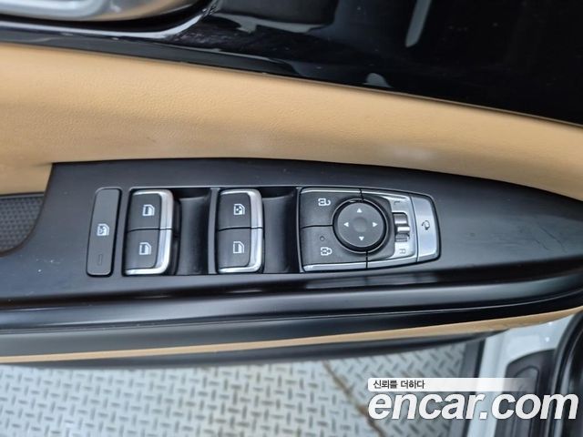 Kia Canival 2023 — photo 18
