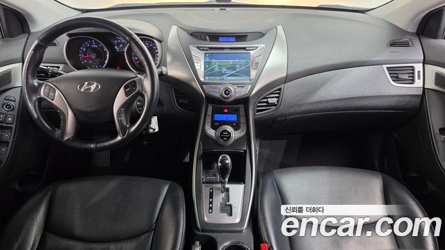 Hyundai AVANTE 2013 — photo 10