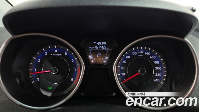 Hyundai AVANTE 2013 — photo 11