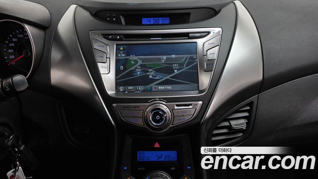 Hyundai AVANTE 2013 — photo 19