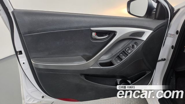 Hyundai AVANTE 2013 — photo 14
