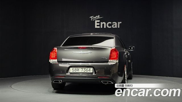 Chrysler 300C 2017 — photo 4