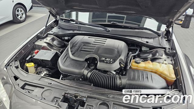 Chrysler 300C 2017 — photo 6
