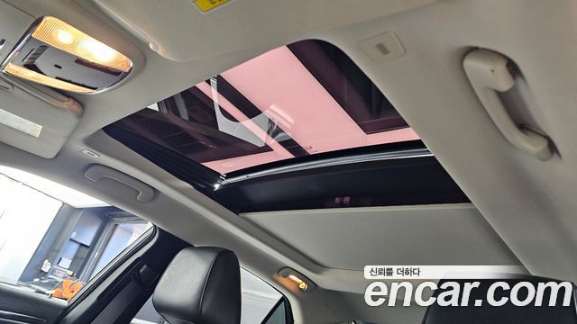 Chrysler 300C 2017 — photo 18