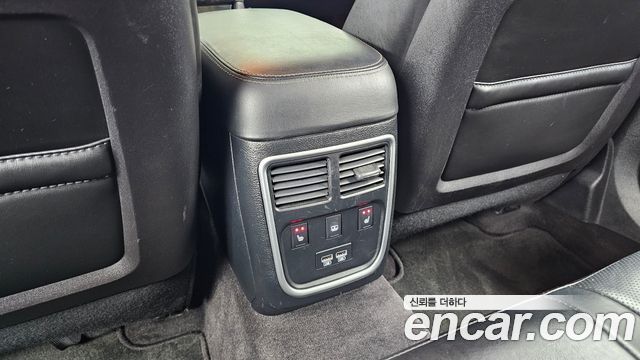 Chrysler 300C 2017 — photo 19