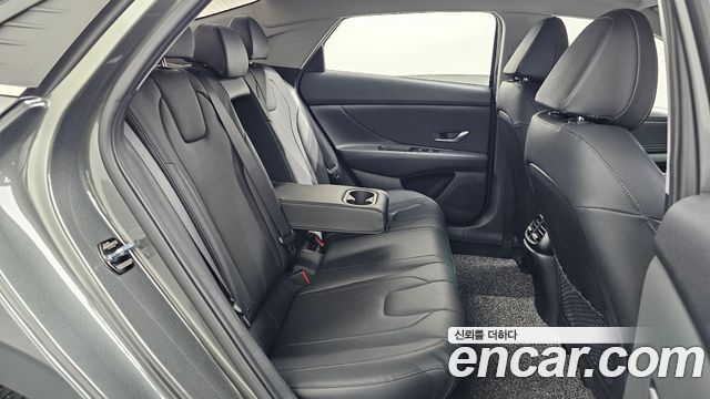 Hyundai AVANTE 2021 — photo 18