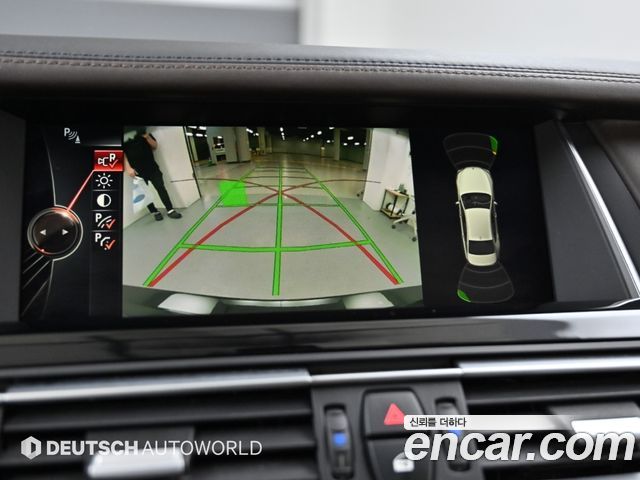 BMW 7-Series 2015 — photo 15