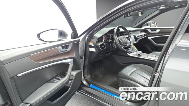 Audi A6 2022 — photo 10