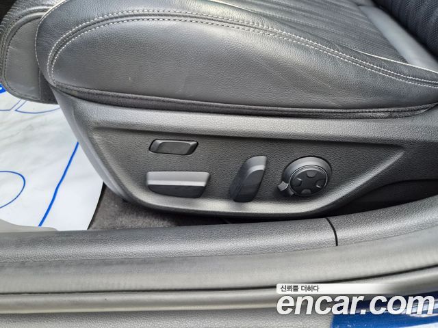 Genesis G70 2018 — photo 16