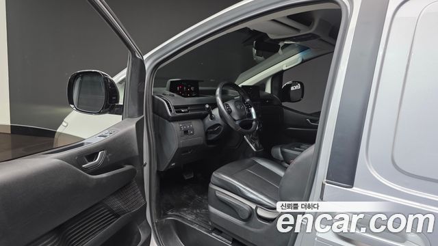 Hyundai Staria 2022 — photo 10