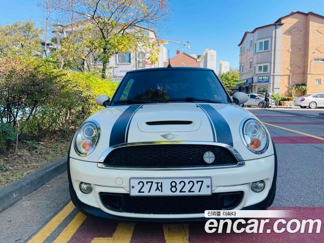 Mini Cooper Convertible 2012 — photo 2