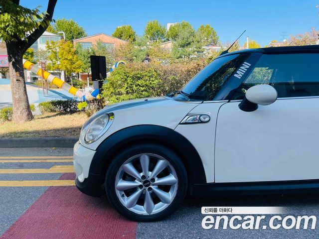 Mini Cooper Convertible 2012 — photo 7