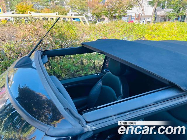 Mini Cooper Convertible 2012 — photo 16