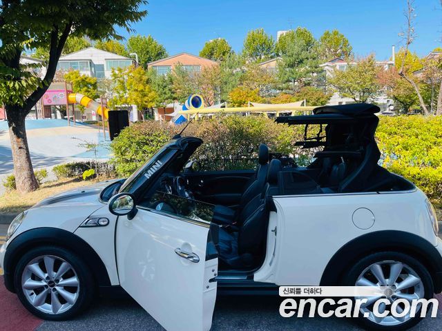 Mini Cooper Convertible 2012 — photo 17