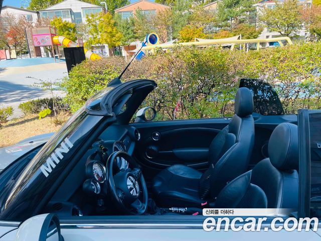 Mini Cooper Convertible 2012 — photo 19