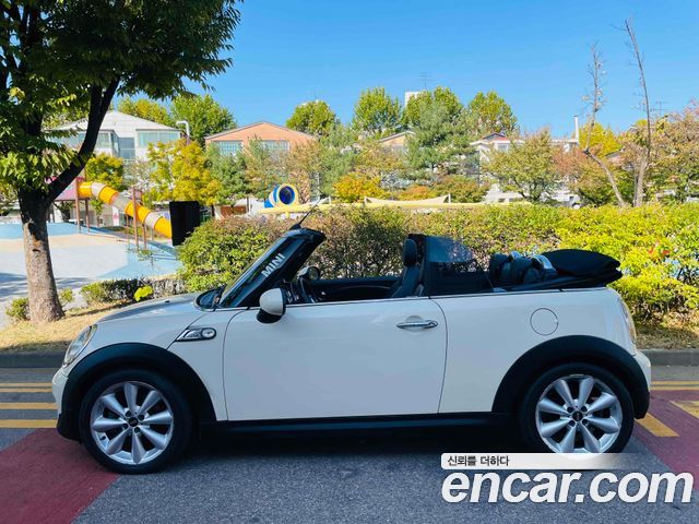 Mini Cooper Convertible 2012 — photo 20