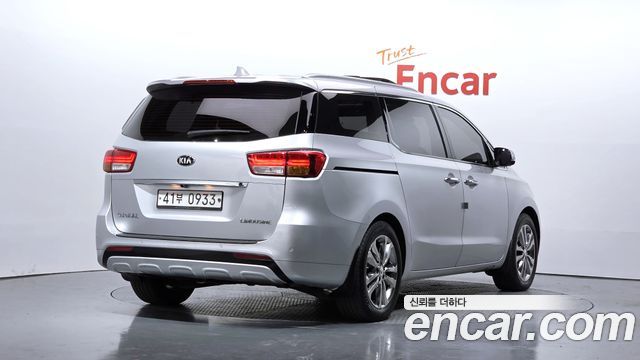 Kia Canival 2016 — photo 2