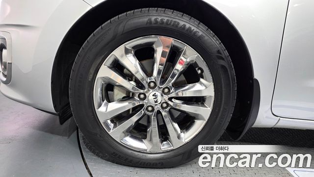 Kia Canival 2016 — photo 5