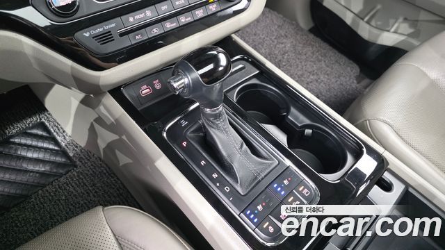 Kia Canival 2016 — photo 9