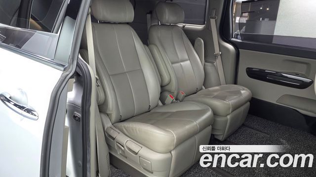 Kia Canival 2016 — photo 12