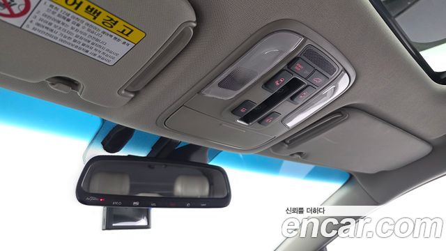 Kia Canival 2016 — photo 18