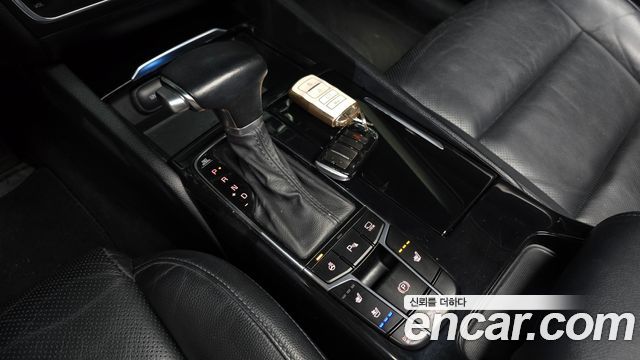 Kia K7 2018 — photo 9