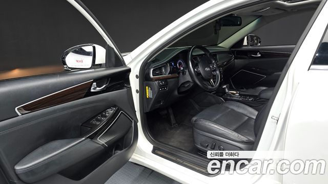 Kia K7 2018 — photo 10