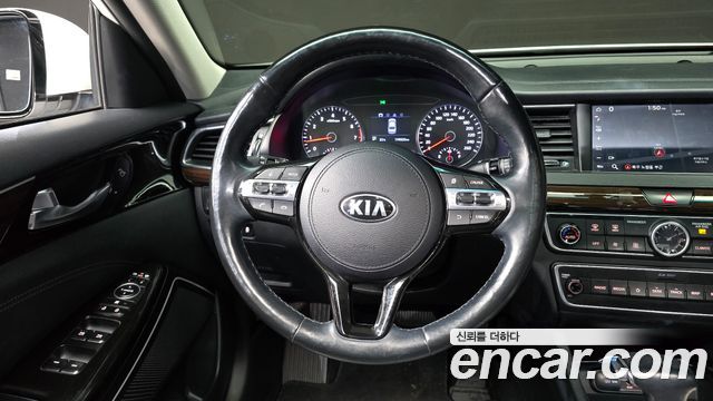 Kia K7 2018 — photo 12
