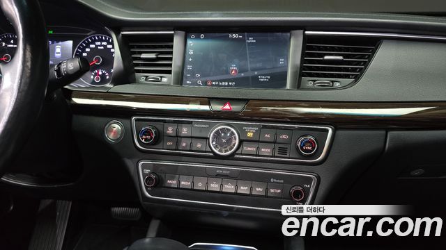 Kia K7 2018 — photo 13
