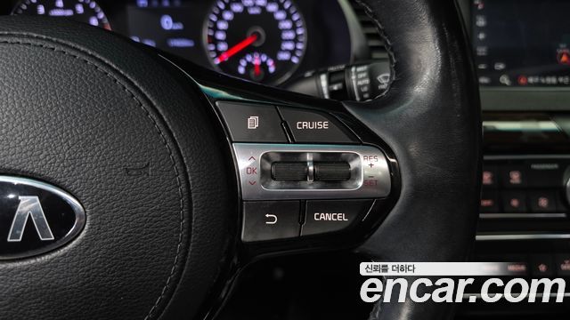 Kia K7 2018 — photo 15